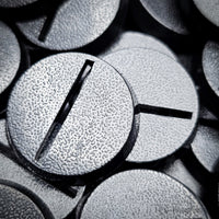 25mm-round-slotted-bases-close-up2