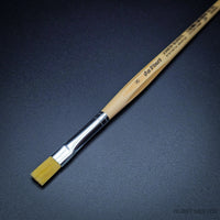 da Vinci Junior 4211 Flat Brush (Size 8) on black background, perfect for broad strokes and washes