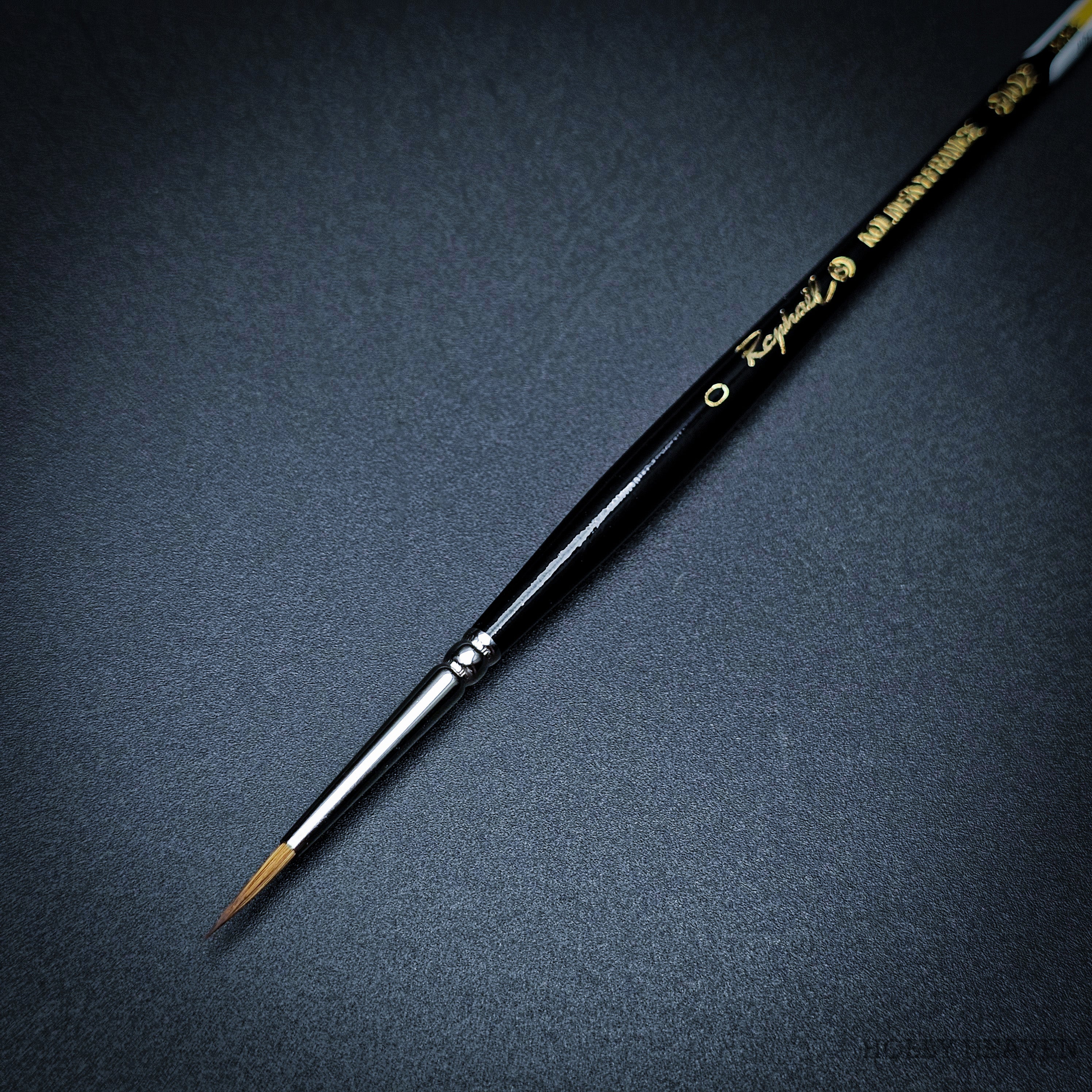 Raphael Series 8402 — Kolinsky Sable Round
