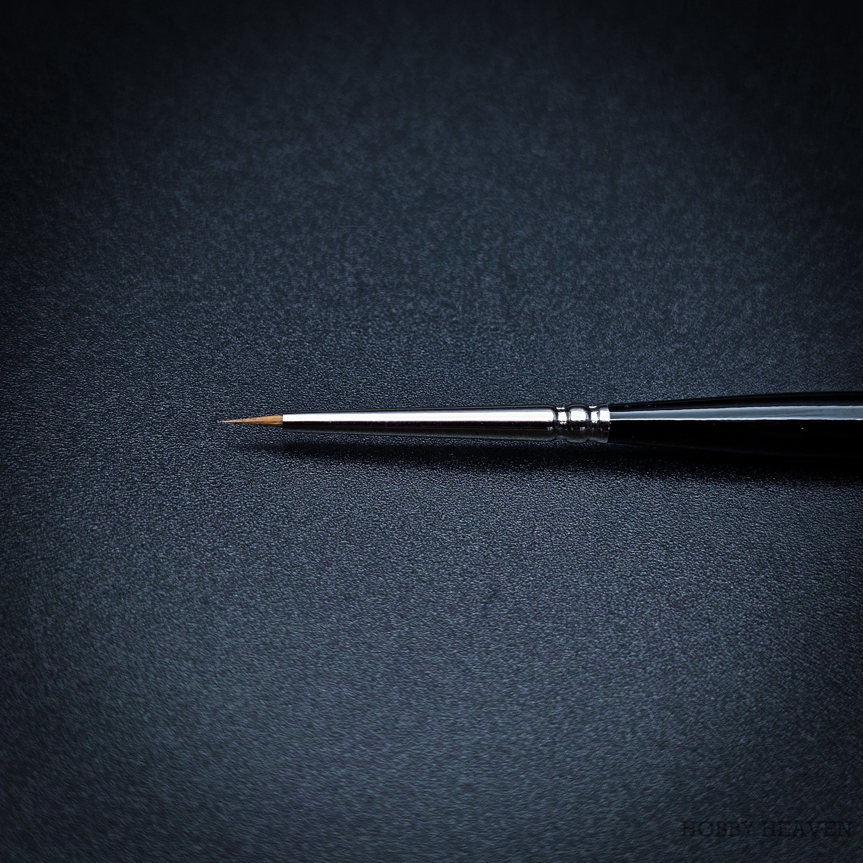 Raphael Series 8400 — Kolinsky Sable Round