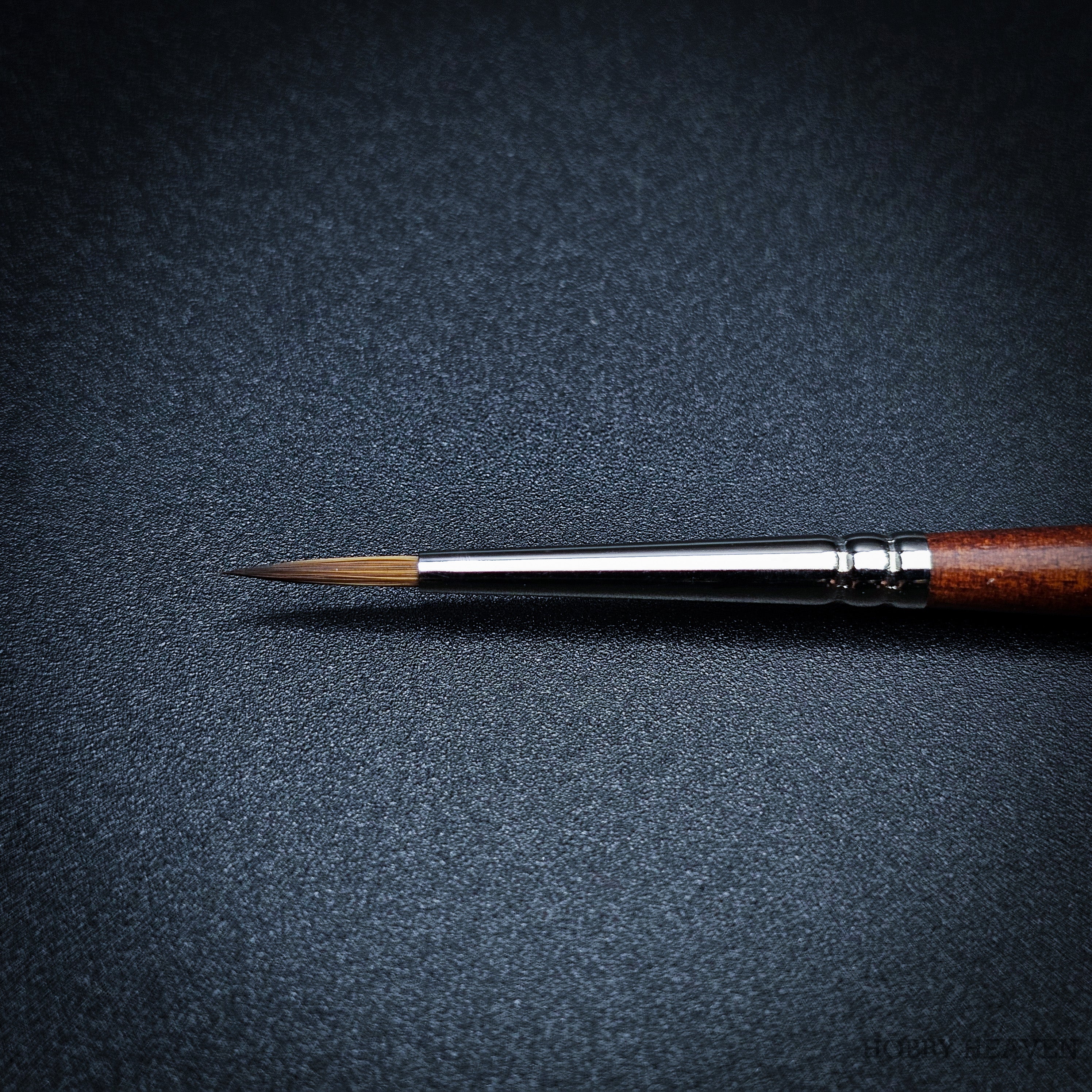 Raphael Precision 8504 — Synthetic Round