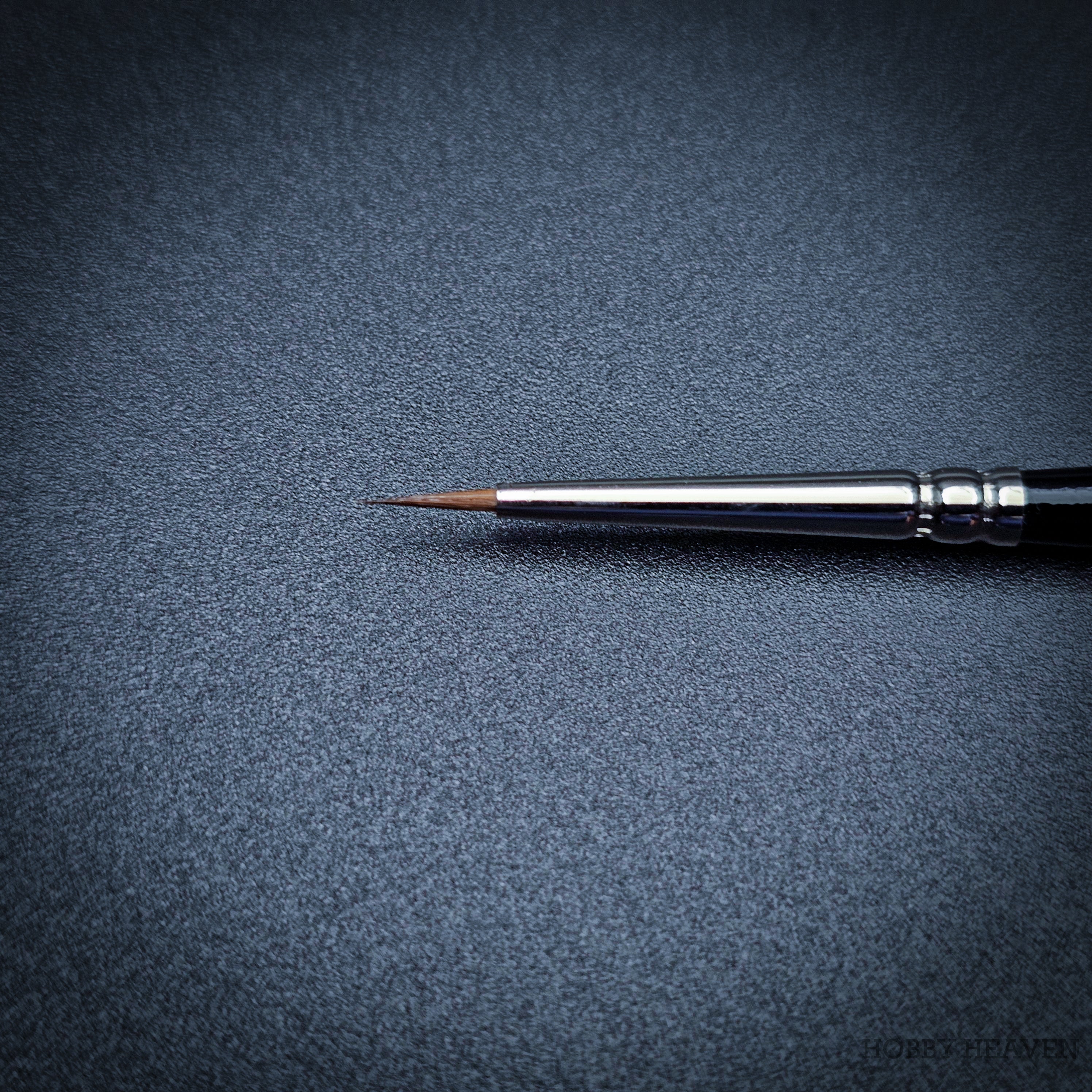 Raphael Series 8408 — Kolinsky Sable Round