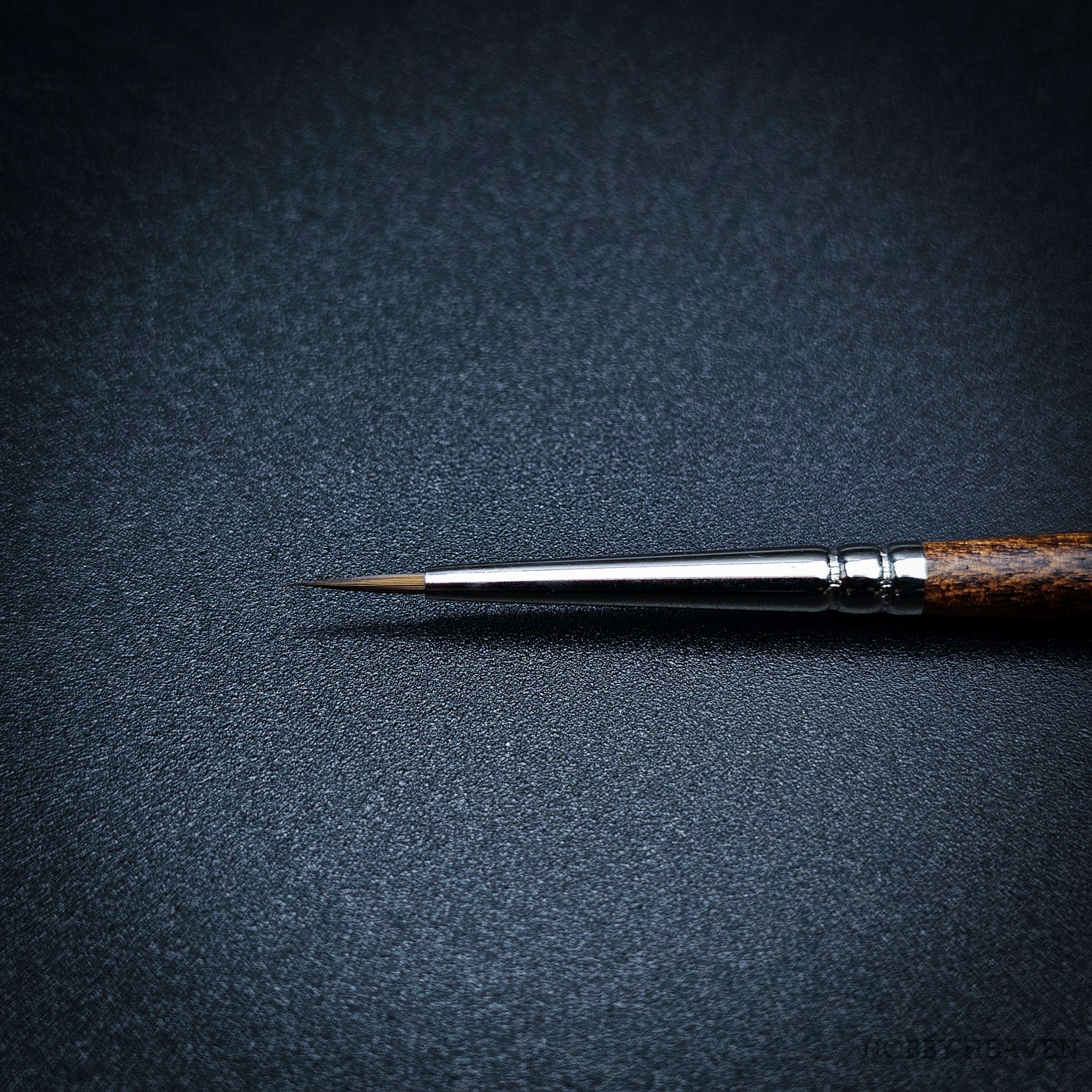 Raphael Precision 8504 — Synthetic Round