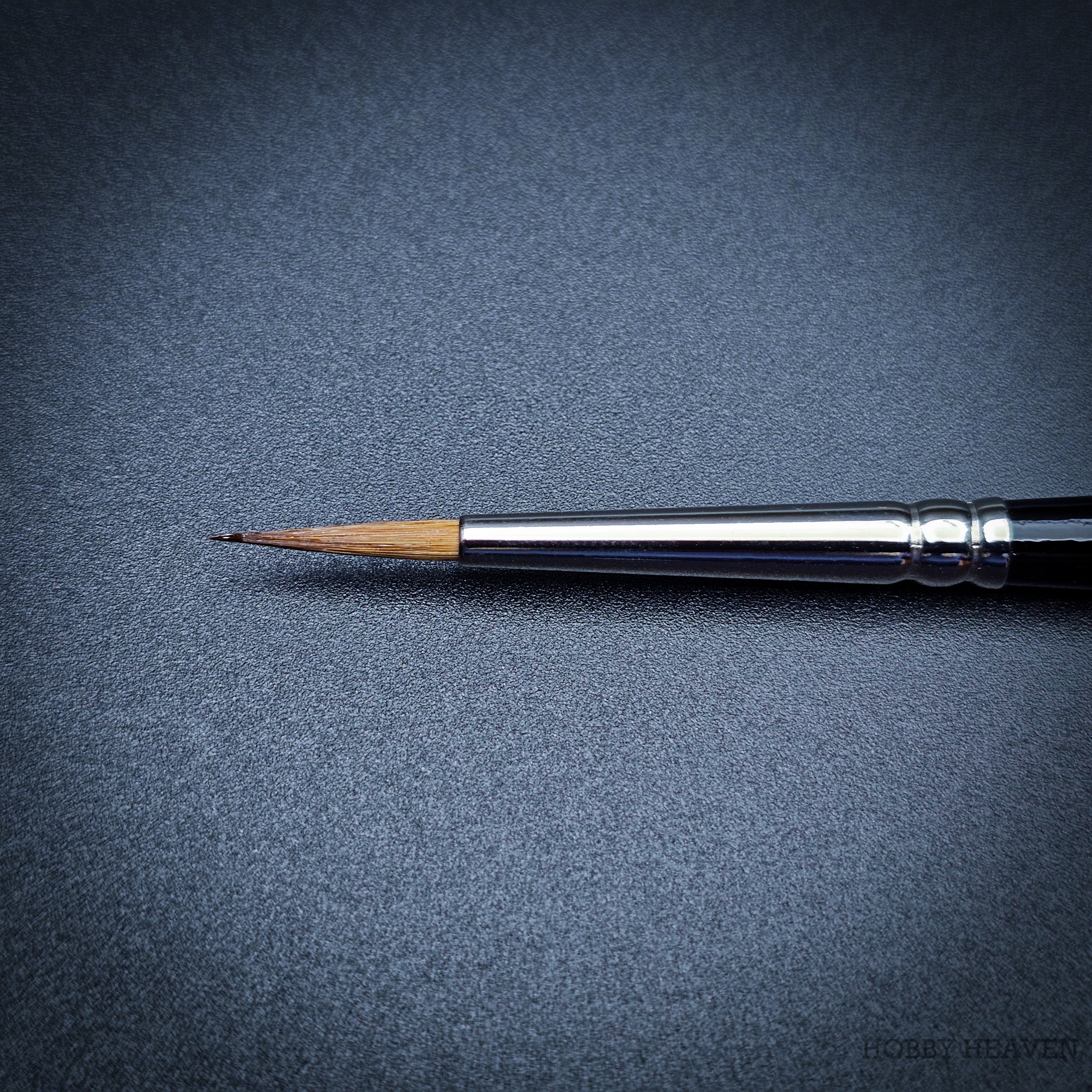 Raphael Series 8408 — Kolinsky Sable Round