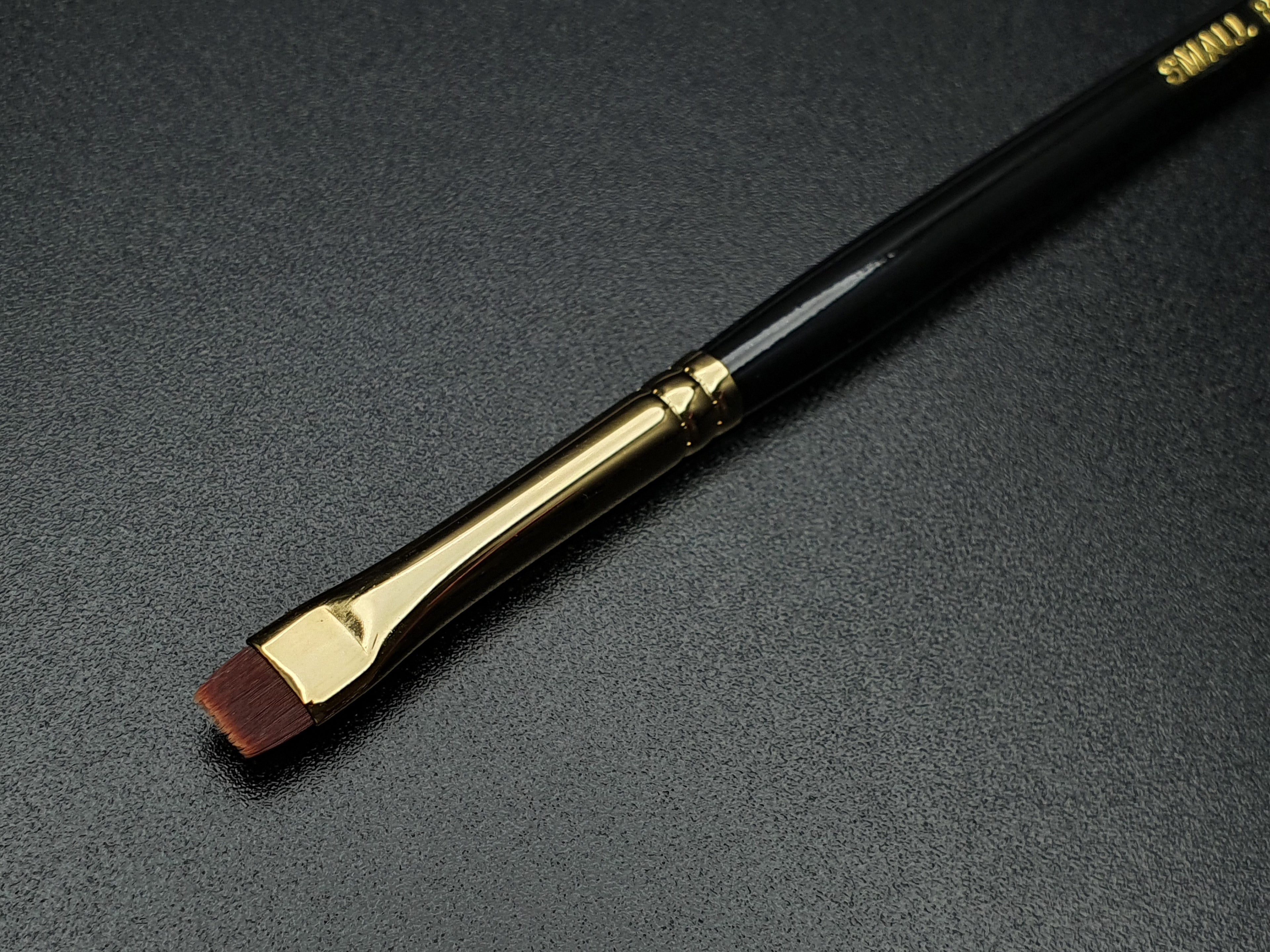 Rosemary & Co Eradicator — Synthetic Flat