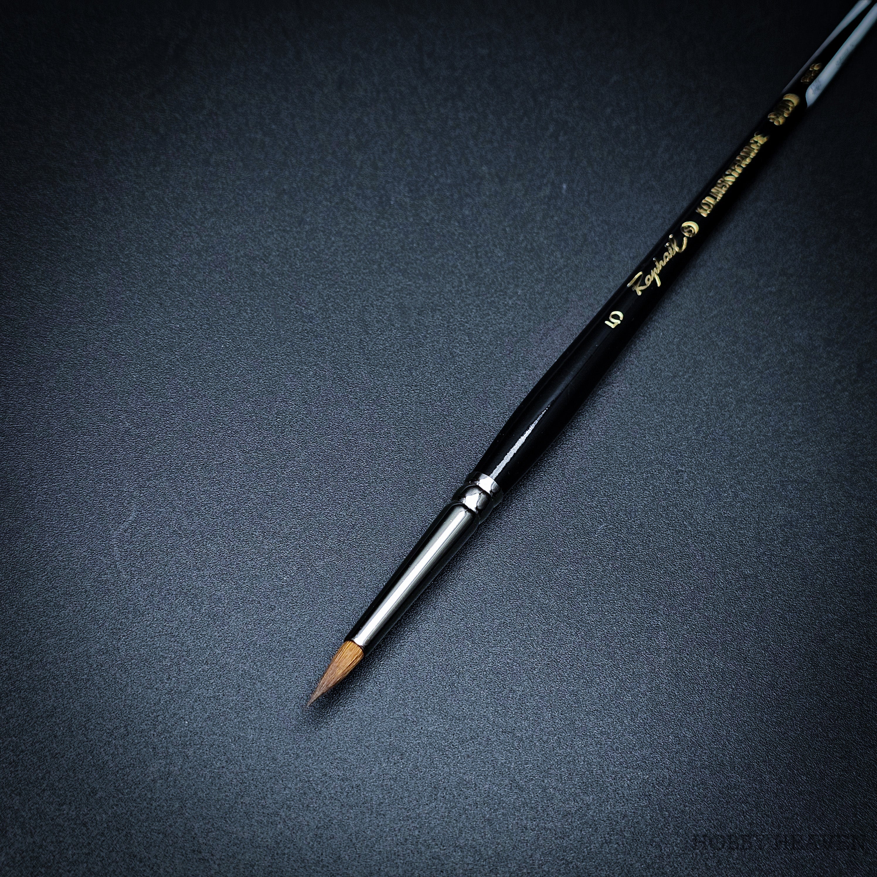 Raphael Series 8400 — Kolinsky Sable Round