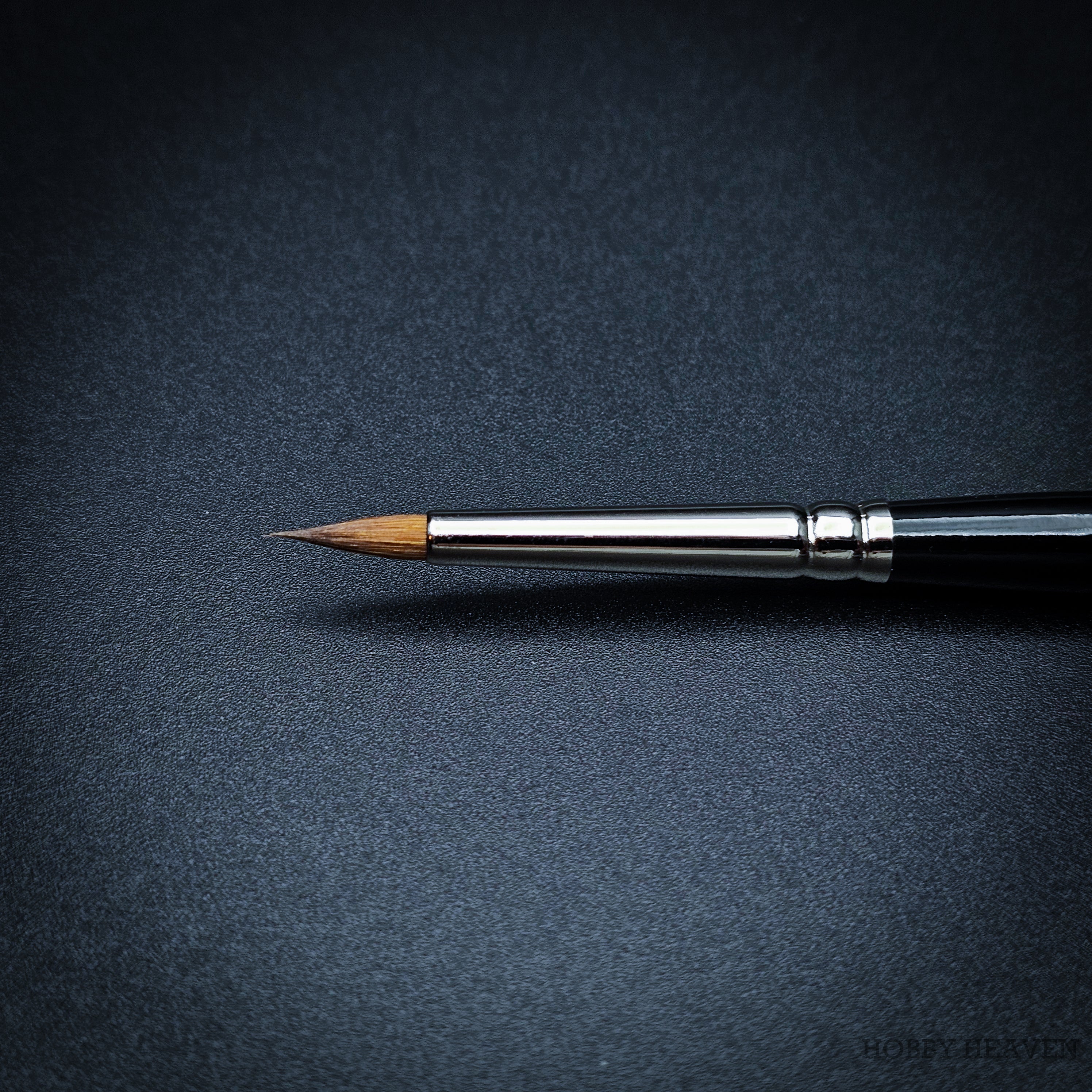 Raphael Series 8400 — Kolinsky Sable Round