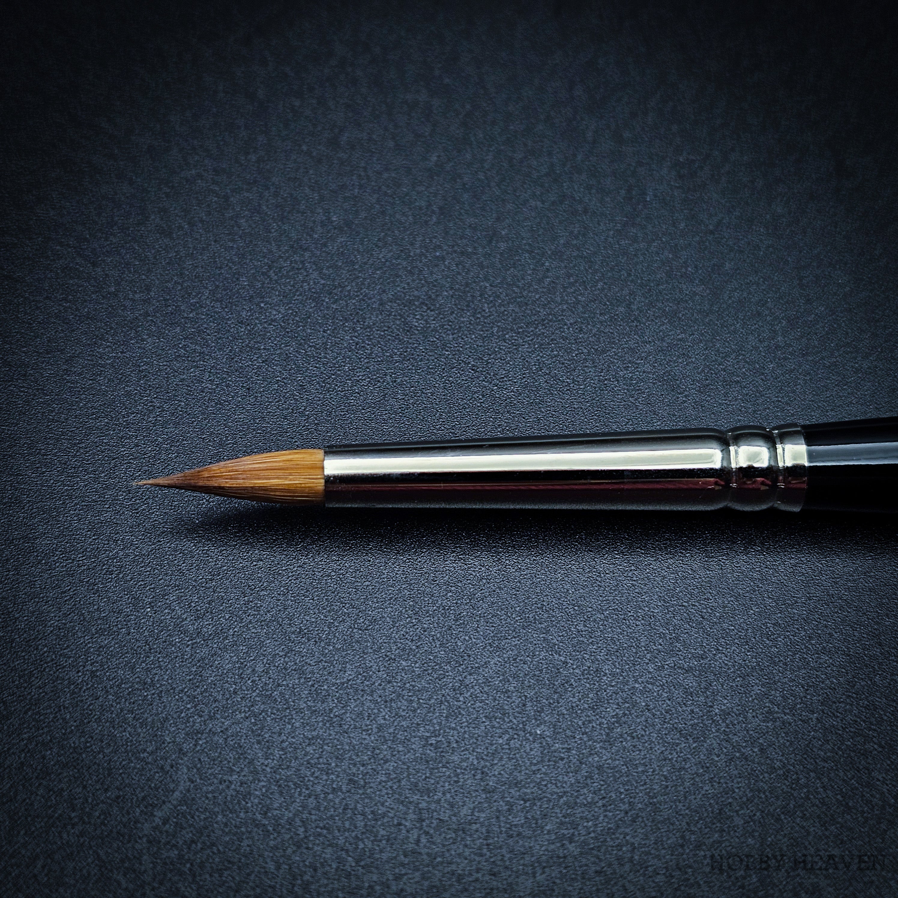 Raphael Series 8400 — Kolinsky Sable Round
