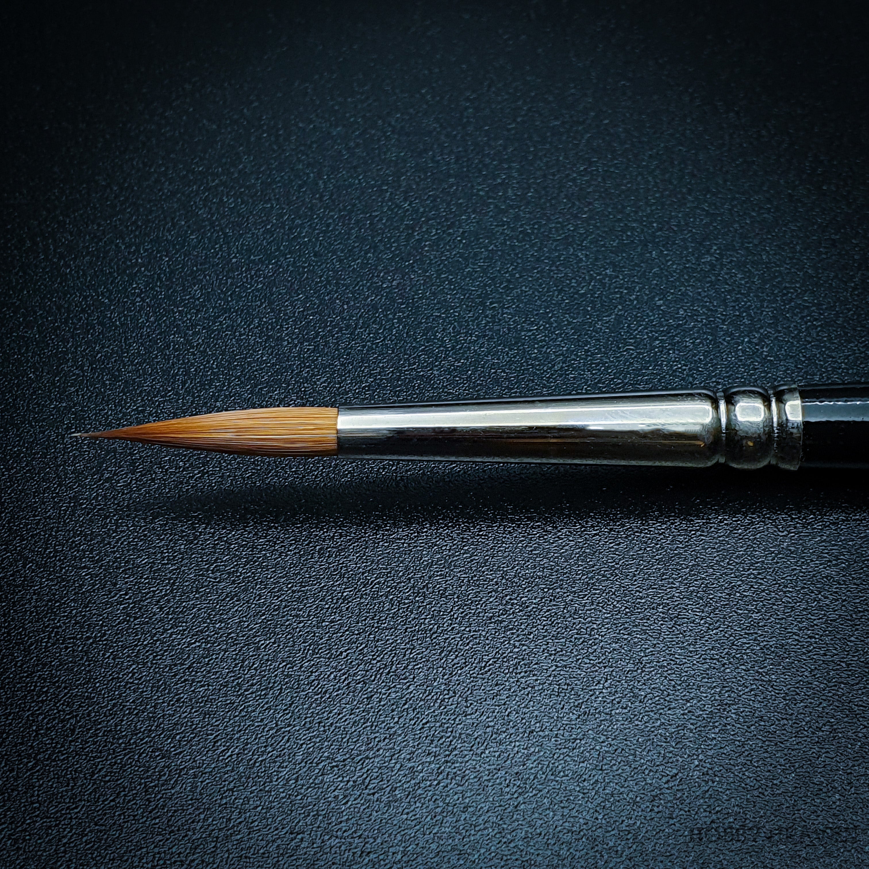 Raphael Series 8413 — Kolinsky Sable Round