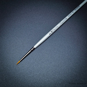  Pro Arte Masterstroke Series 60 – Close-up of size 4/0 Prolon Round Brush on black background.