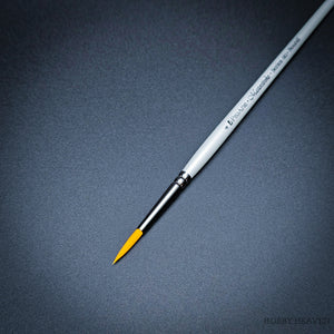 Pro Arte Masterstroke Series 60 – Close-up of size 4 Prolon Round Brush on black background.