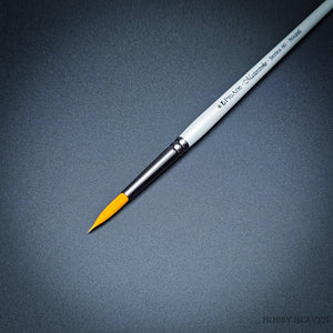Pro Arte Masterstroke Series 60 – Close-up of size 8 Prolon Round Brush on black background.