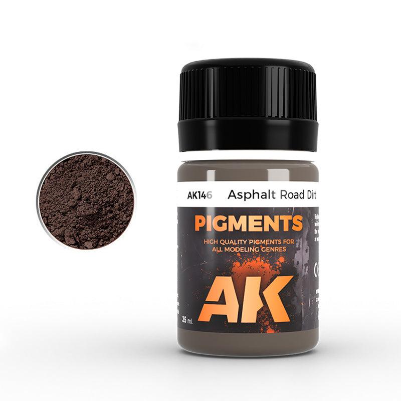 AK146 Asphalt Road Dirt: 35 ml pigment jar with black screw cap and a dark brown powder swatch