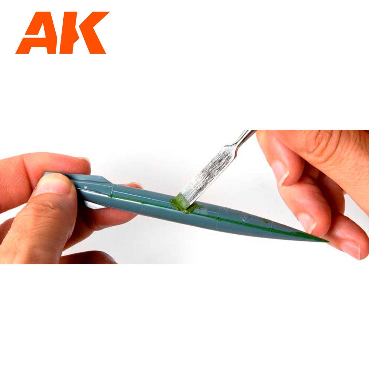 AK Interactive Modelling Green Putty AK9329 - Hobby Heaven