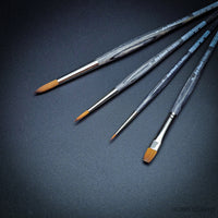Da Vinci Colineo 4068 brush set angled view on black background
