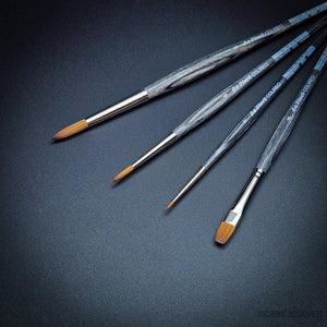 Da Vinci Colineo 4068 brush set angled view on black background