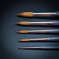 Close-up of Da Vinci Colineo X Point 5322 synthetic brush tips, showing perfect points
