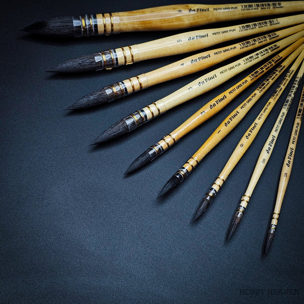 Full range of Da Vinci Series 418 squirrel wash brushes displayed in different sizes for watercolour painting