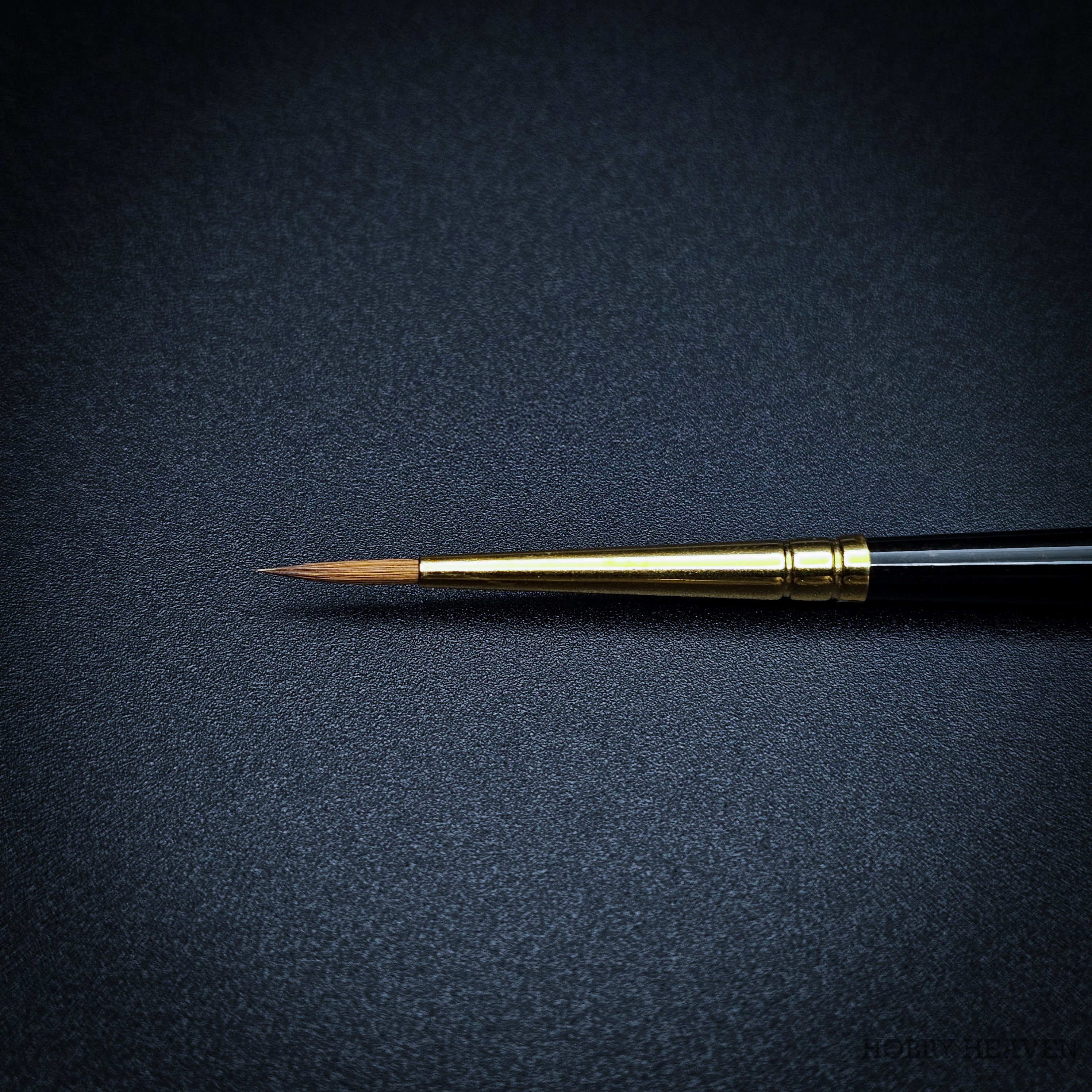 Close-up of da Vinci 5247 Round watercolour brush with fine natural hair tip