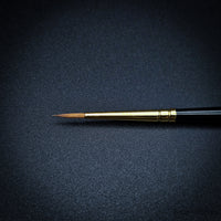 Close-up of da Vinci 5247 Round watercolour brush with fine natural hair tip
