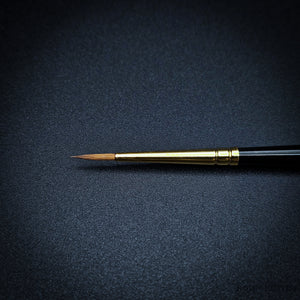 Close-up of da Vinci 5247 Round watercolour brush with fine natural hair tip