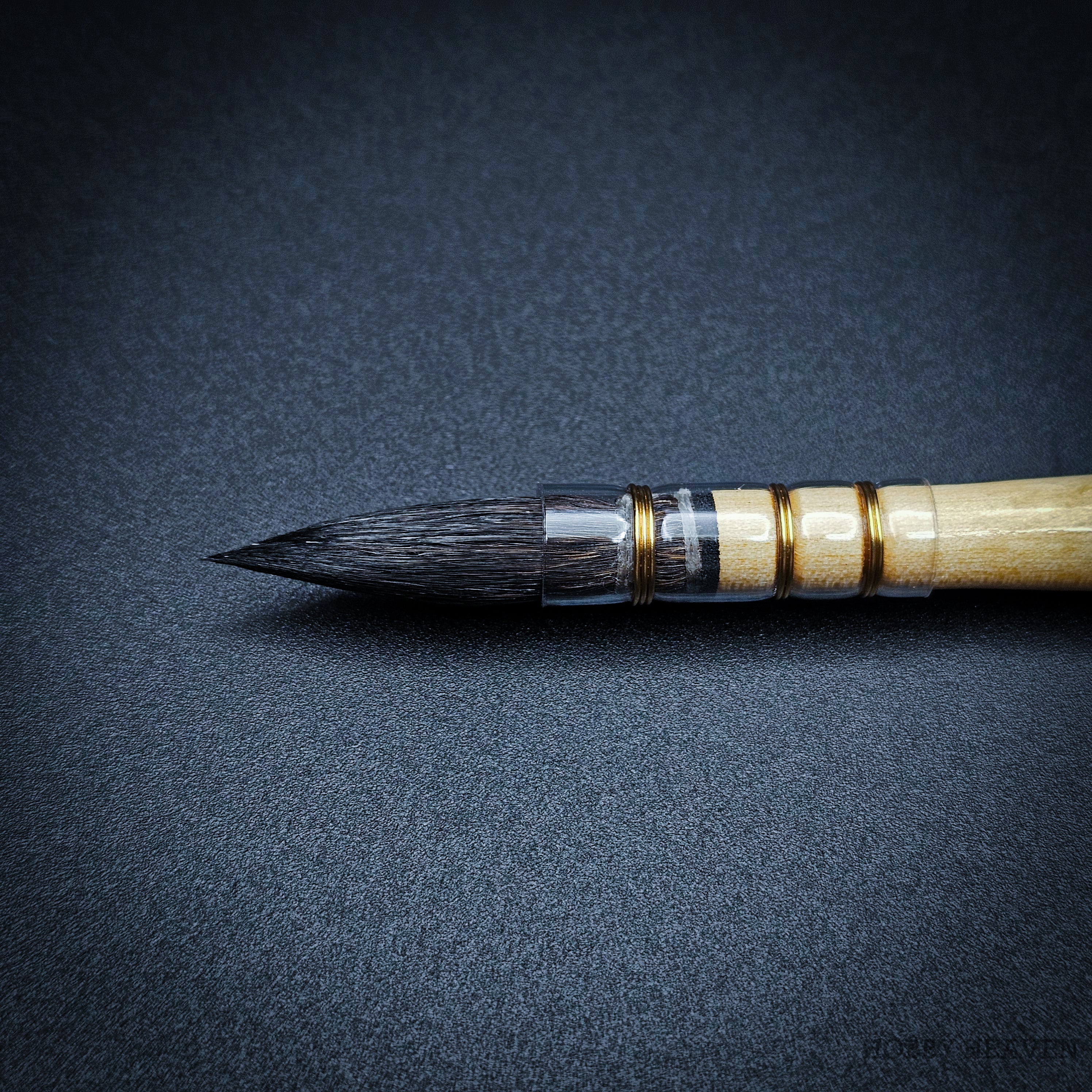 Close-up of da Vinci 5247 Mop brush tip made of natural squirrel hair