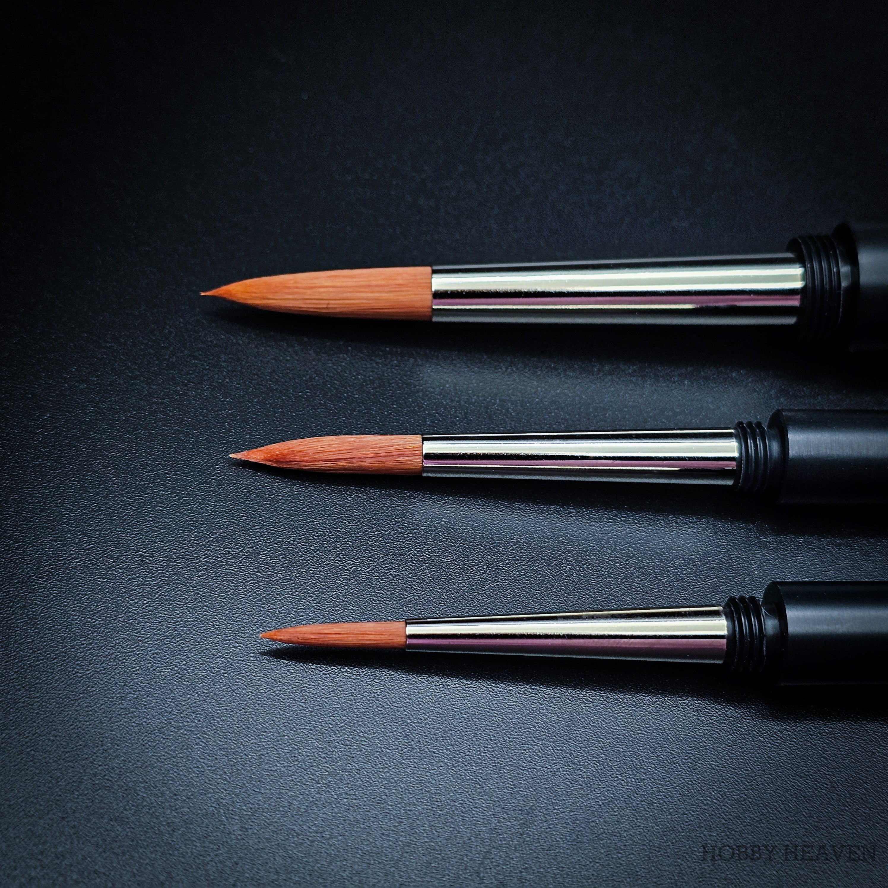 Side view of da Vinci Cosmotop-Spin synthetic watercolour brush tips in sizes 4, 6 and 10