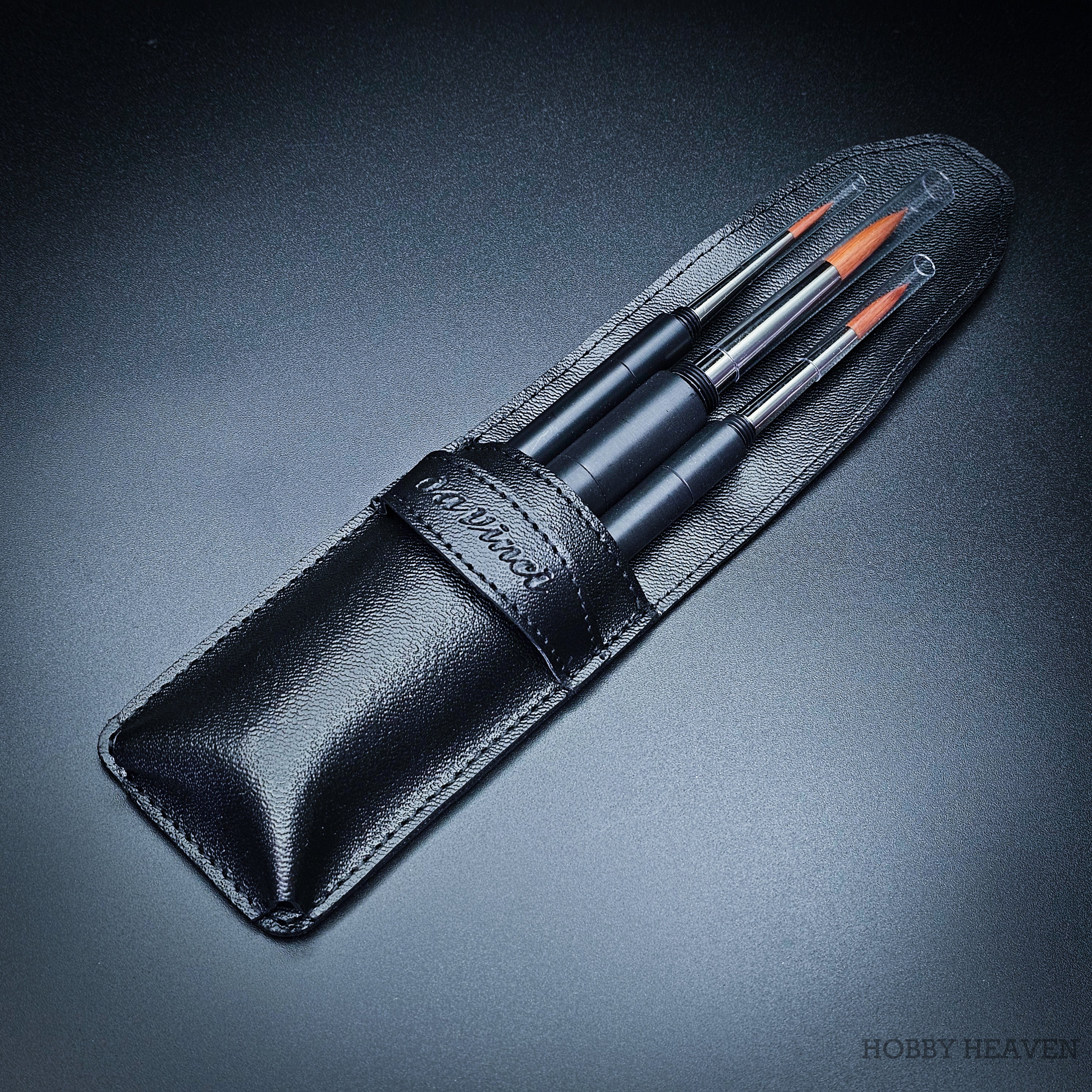 da Vinci Cosmotop-Spin Travel Brush Set 1573 in black protective case with three synthetic round brushes
