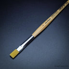 da Vinci Junior 4211 Flat Brush (Size 8) on black background, perfect for broad strokes and washes