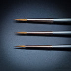 Close-up of da Vinci Miniature Maestro Kolinsky sable brush tips showing fine points