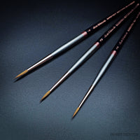 Three da Vinci Miniature Maestro Kolinsky sable round brushes in sizes 2, 3 and 4
