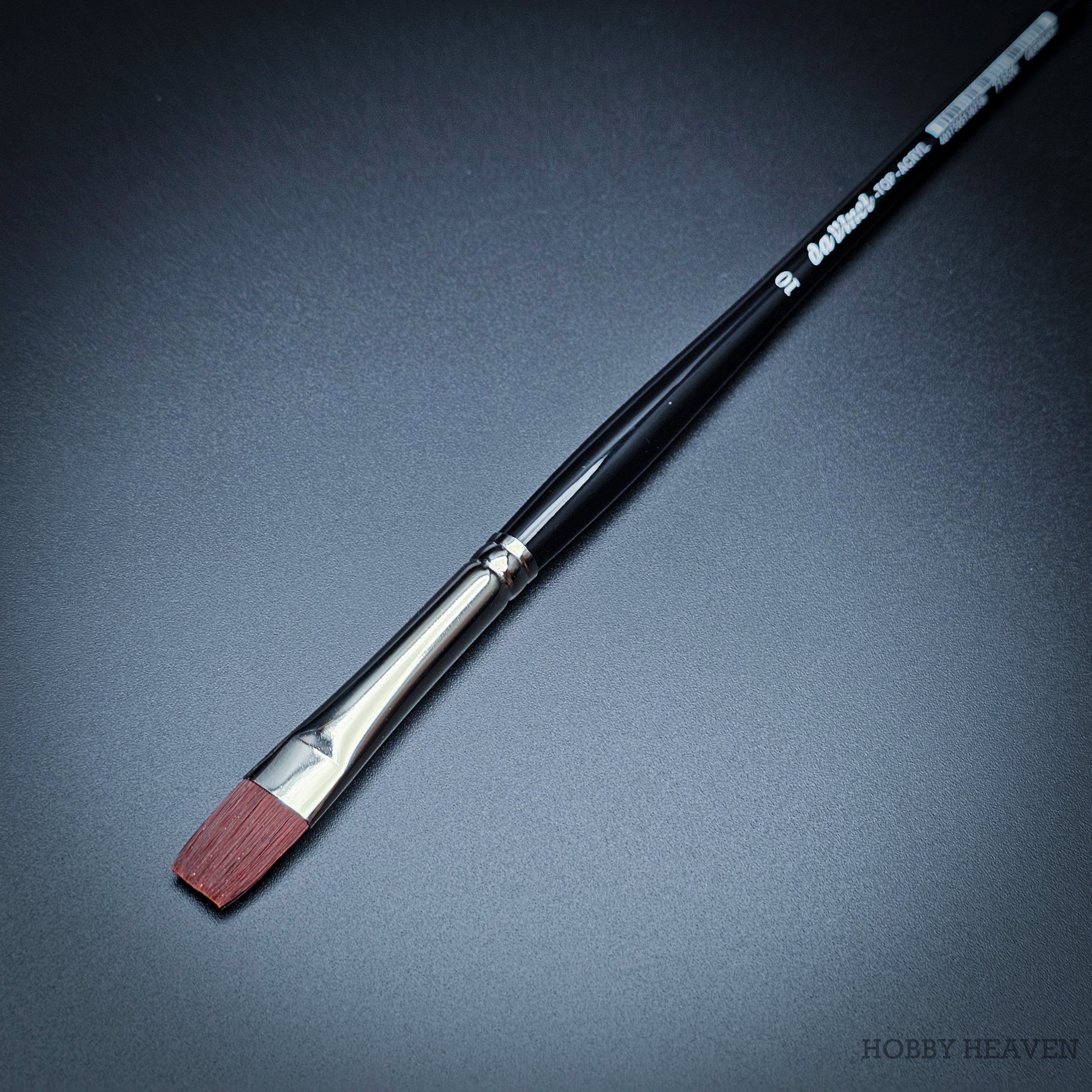  da Vinci TOP-ACRYL 4220 Flat Brush (Size 10) on black background, perfect for broad strokes and even coverage in acrylic and oil painting