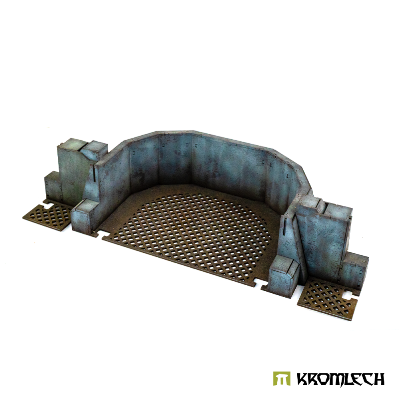 The open side of the blue-grey tank position, outer wall sections at both ends