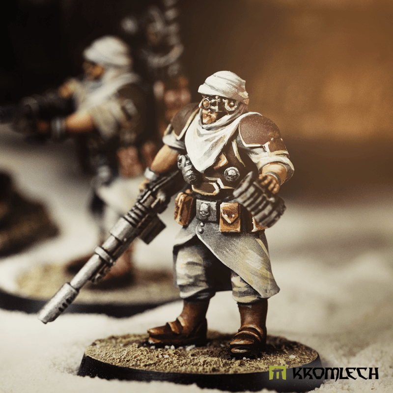 Kromlech Imperial Guard Commander Arms KRCB370 - Hobby Heaven