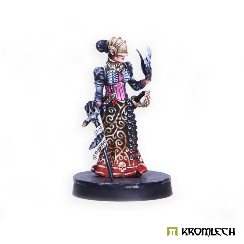 Kromlech Lady Hellena painted, front view: perforated mask, clawed gauntlet raised, skull-pommel sword held low