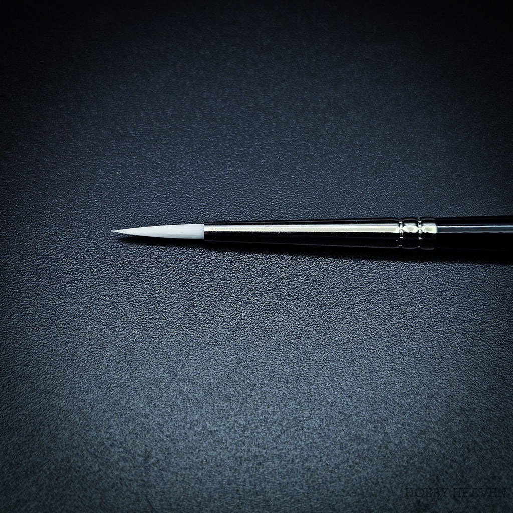 Close-up of Snowdrop size 2 long handle brush head
