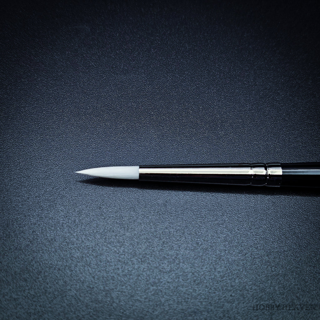 Close-up of Snowdrop size 4 long handle brush head