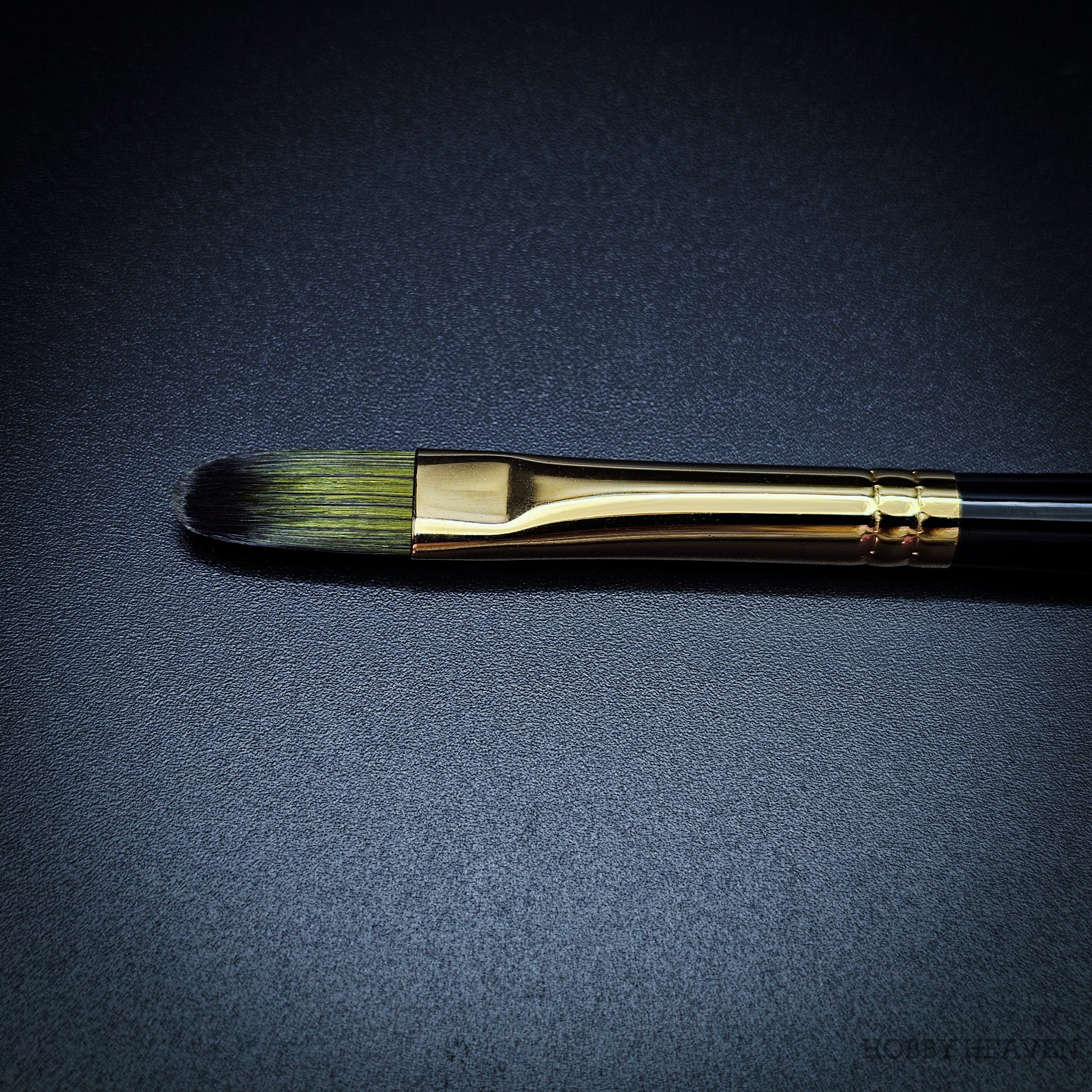Rosemary & Co Evergreen Filbert size 4 long handle head close-up - Hobby Heaven