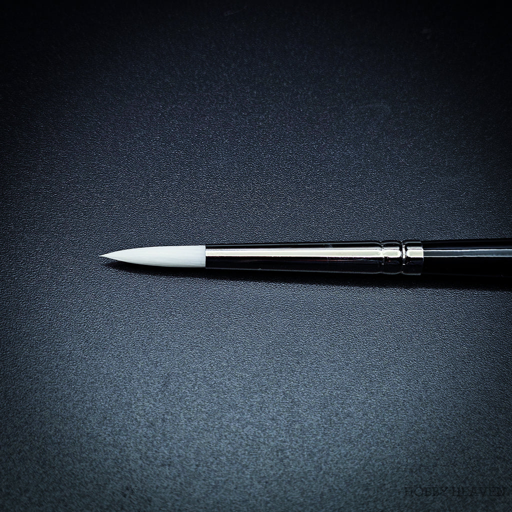Close-up of Snowdrop size 6 long handle brush head