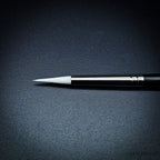 Close-up of Snowdrop size 8 long handle brush head