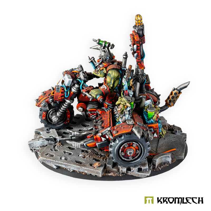 The painted model from the sidecar side, a spiked tool raised over the rider