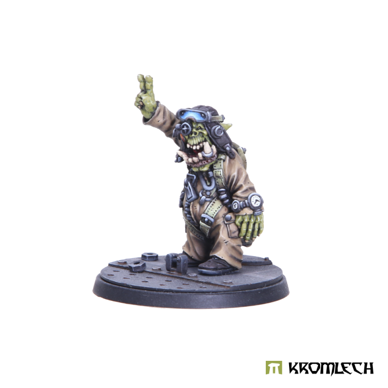 Kromlech Orc Flying Ace painted: an orc pilot in a flying suit making a V-sign, on a round base
