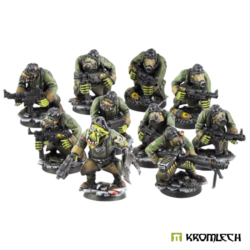 Kromlech Orc Schmeisser Greatcoats Squad painted: ten orcs in green greatcoats, helmets and gas masks