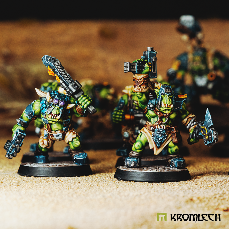 Example of use: two painted Wild Tribez orcs, one raising a slug pistol; figures not included
