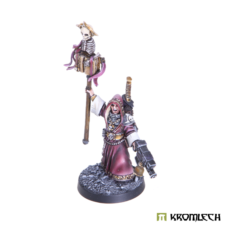 Paulus von Phyrra from the front, standing on his rocky round base