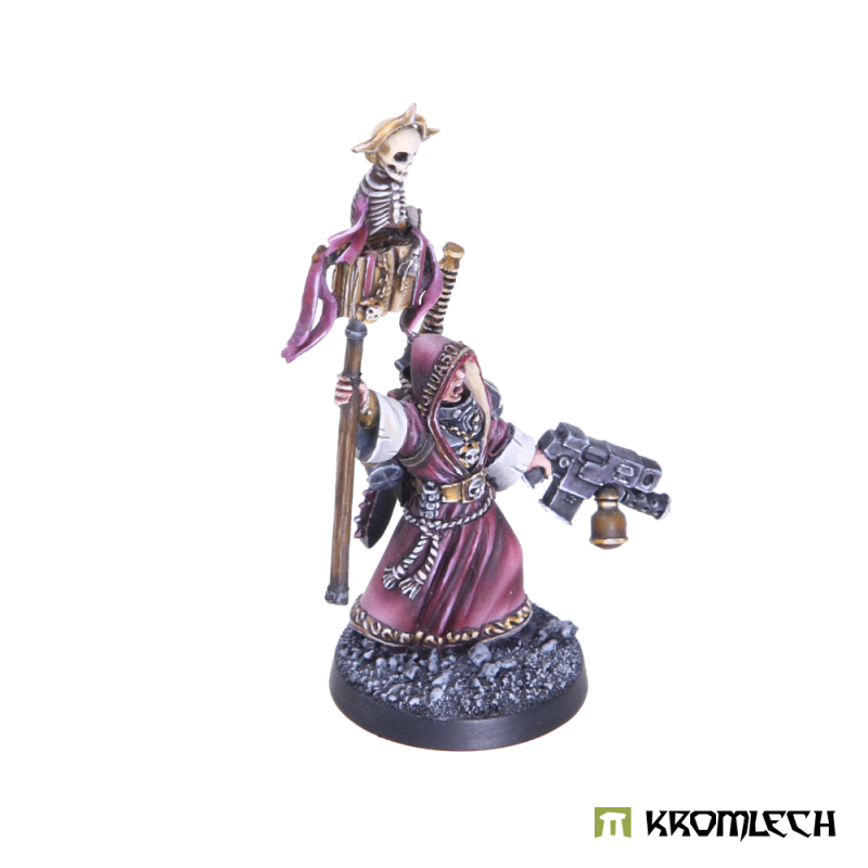 Paulus von Phyrra from the other side, holding his standard high