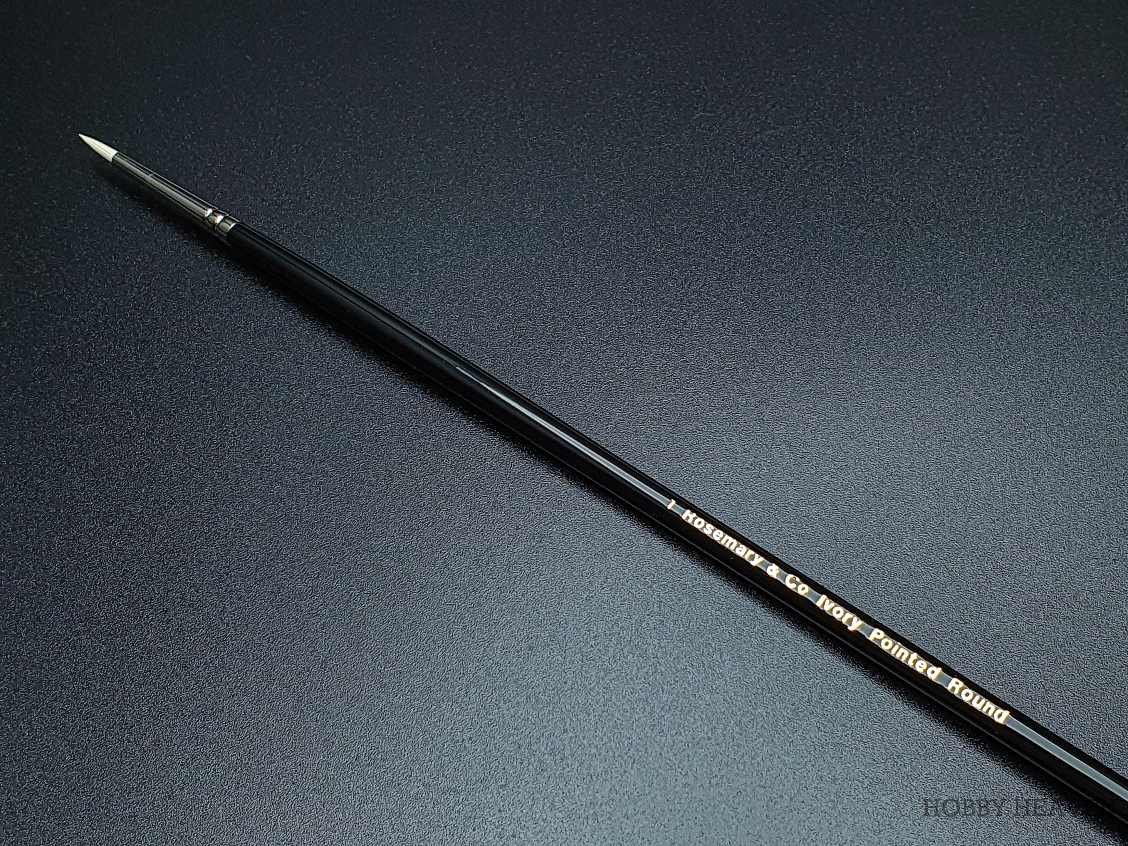 Rosemary & Co Ivory Pointed Round — Synthetic Round