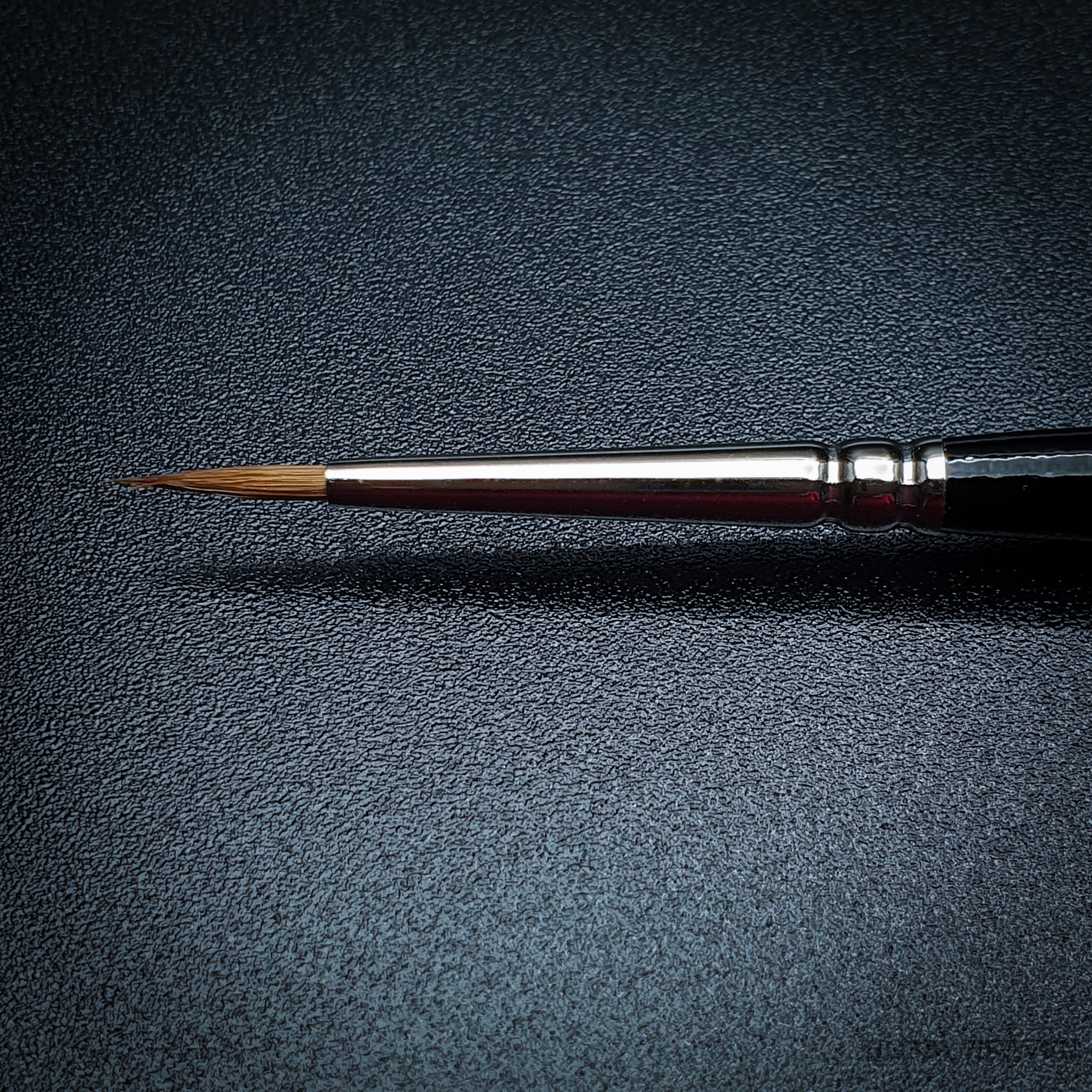 Raphael 8404 — Kolinsky Sable Round