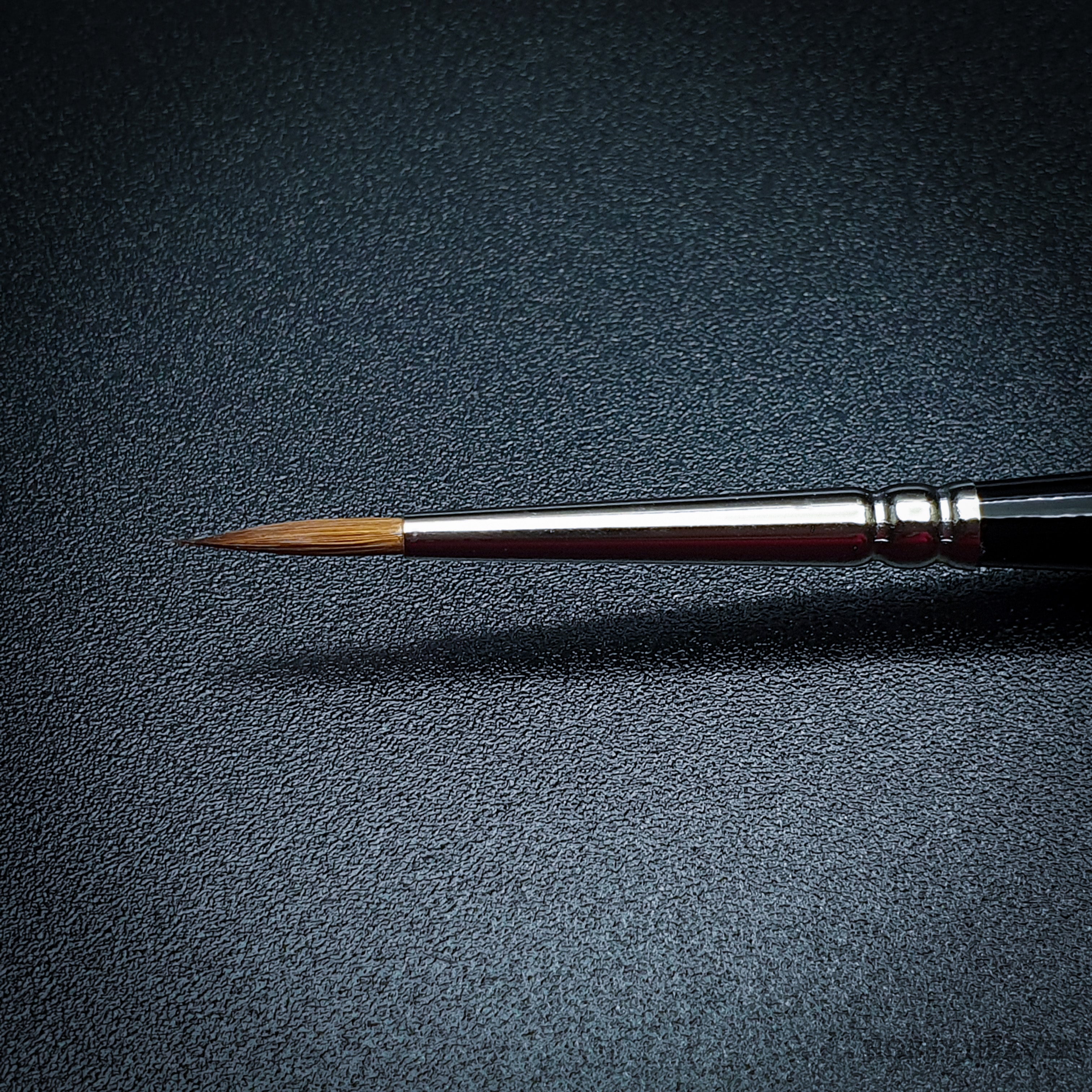 Raphael 8404 — Kolinsky Sable Round