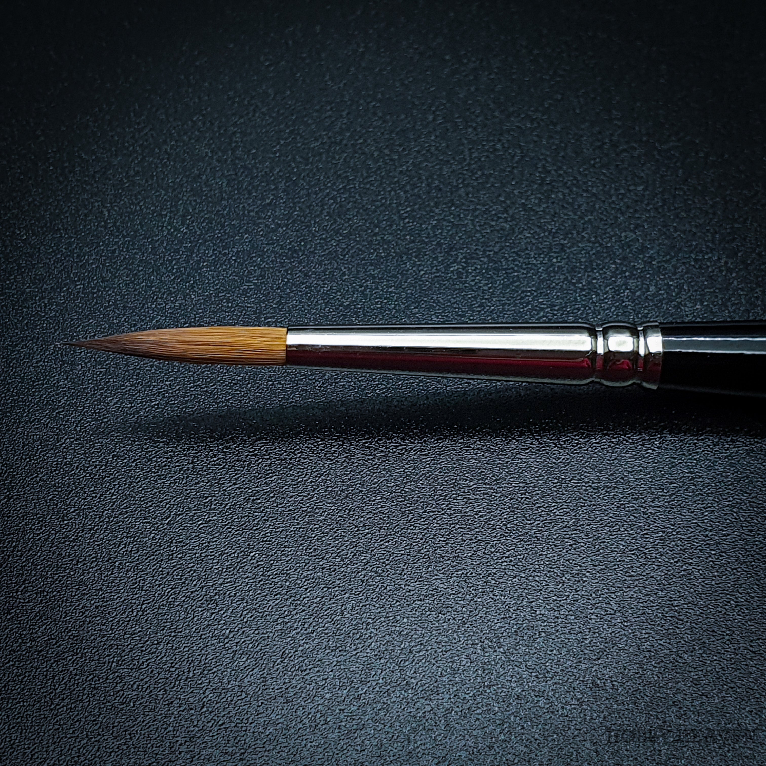 Raphael 8404 — Kolinsky Sable Round